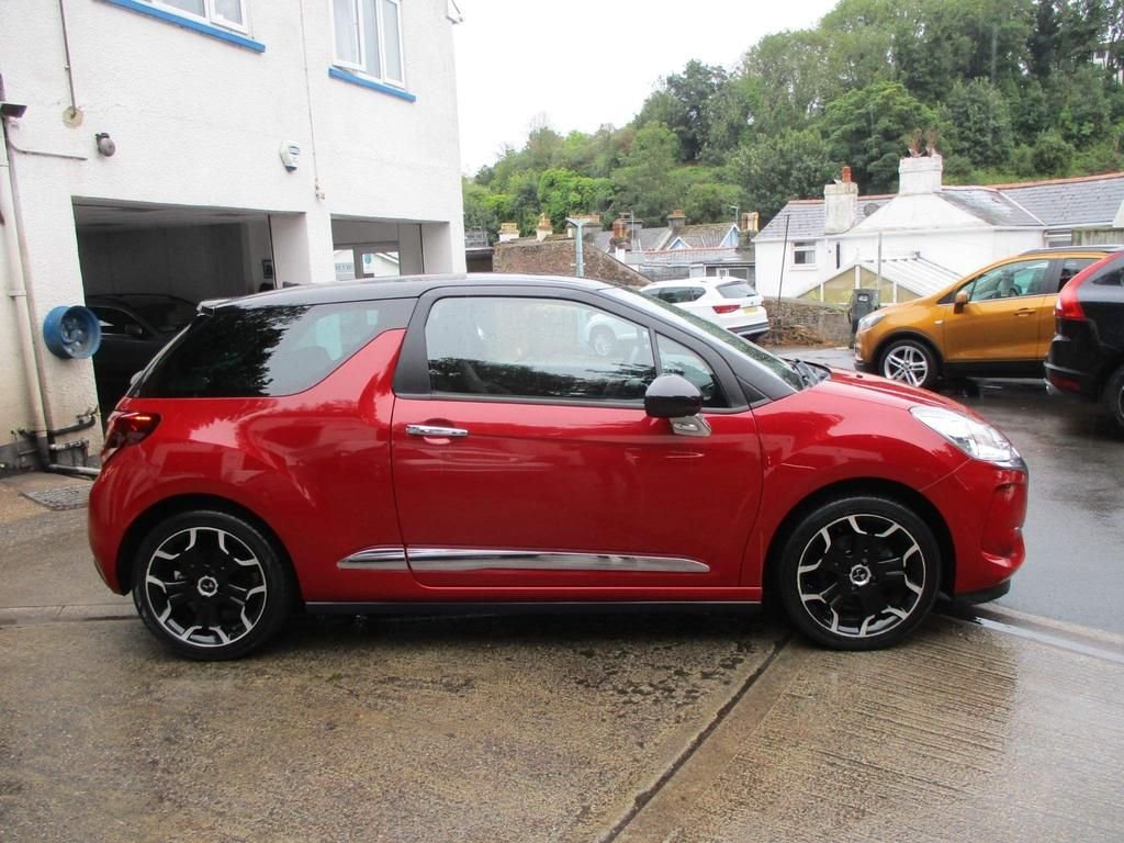 USED 2017 17 DS DS 3 1.2 PURETECH ELEGANCE S/S EAT6 3d 109 BHP RARE AUTOMATIC