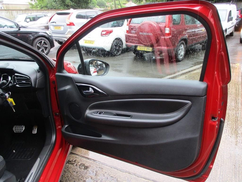 USED 2017 17 DS DS 3 1.2 PURETECH ELEGANCE S/S EAT6 3d 109 BHP RARE AUTOMATIC