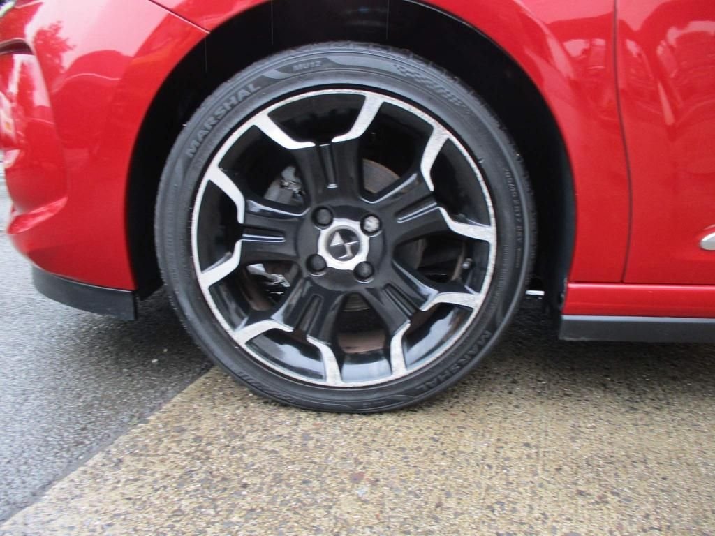 USED 2017 17 DS DS 3 1.2 PURETECH ELEGANCE S/S EAT6 3d 109 BHP RARE AUTOMATIC