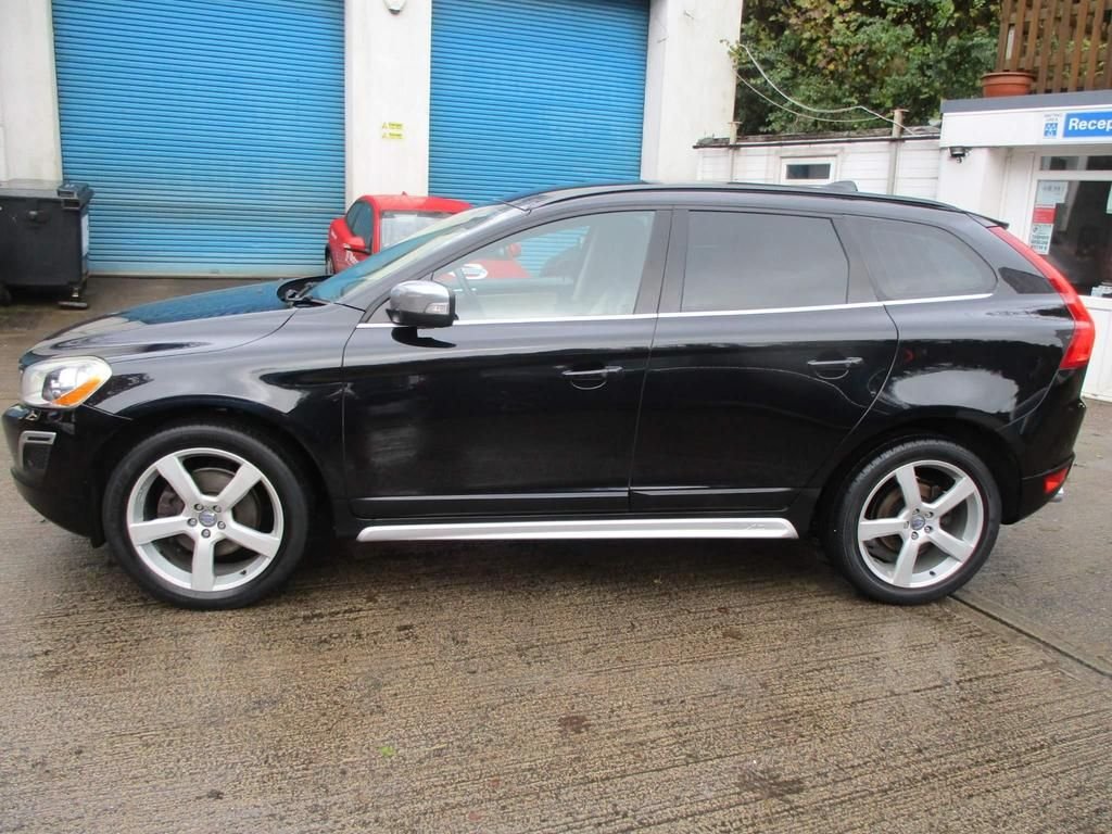 USED 2010 10 VOLVO XC60 2.4 D5 R-DESIGN SE AWD 5d 205 BHP 68000 MILES ONLY