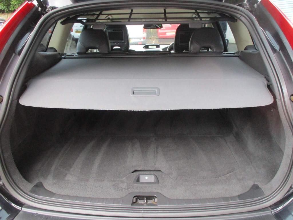 USED 2010 10 VOLVO XC60 2.4 D5 R-DESIGN SE AWD 5d 205 BHP 68000 MILES ONLY