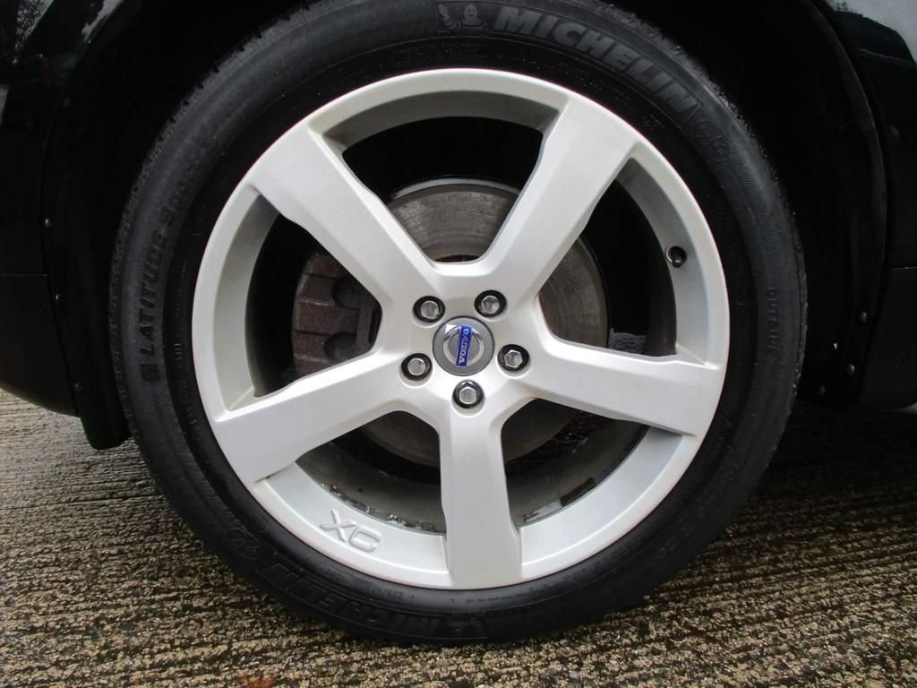 USED 2010 10 VOLVO XC60 2.4 D5 R-DESIGN SE AWD 5d 205 BHP 68000 MILES ONLY