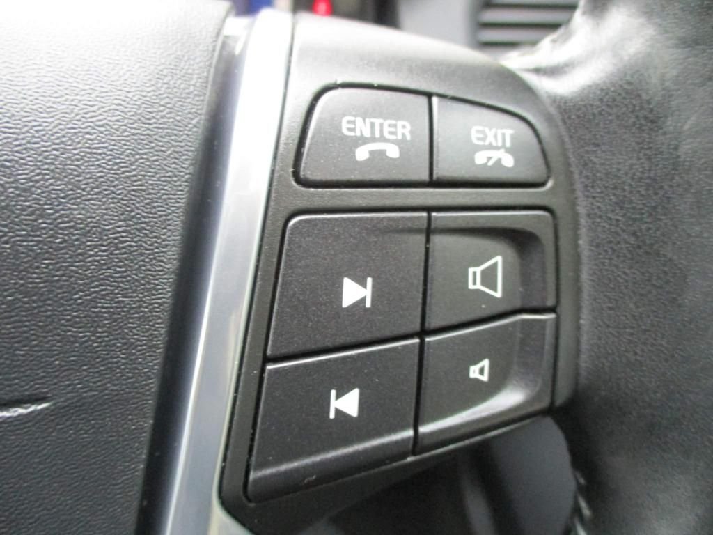 USED 2010 10 VOLVO XC60 2.4 D5 R-DESIGN SE AWD 5d 205 BHP 68000 MILES ONLY