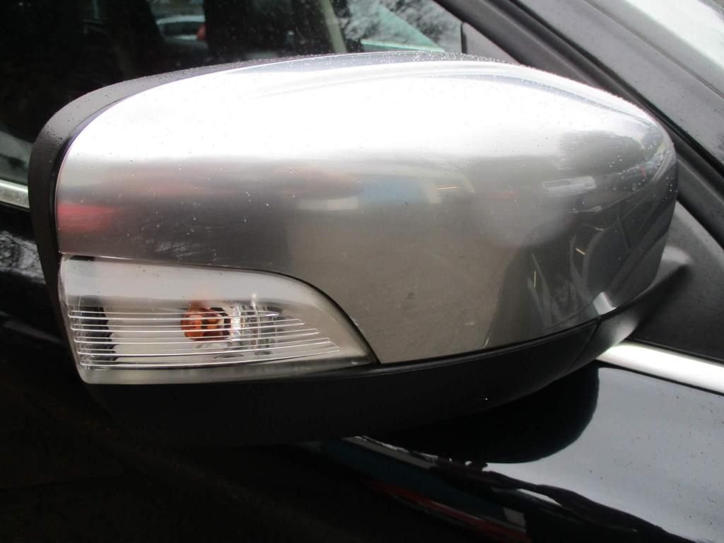 USED 2010 10 VOLVO XC60 2.4 D5 R-DESIGN SE AWD 5d 205 BHP 68000 MILES ONLY