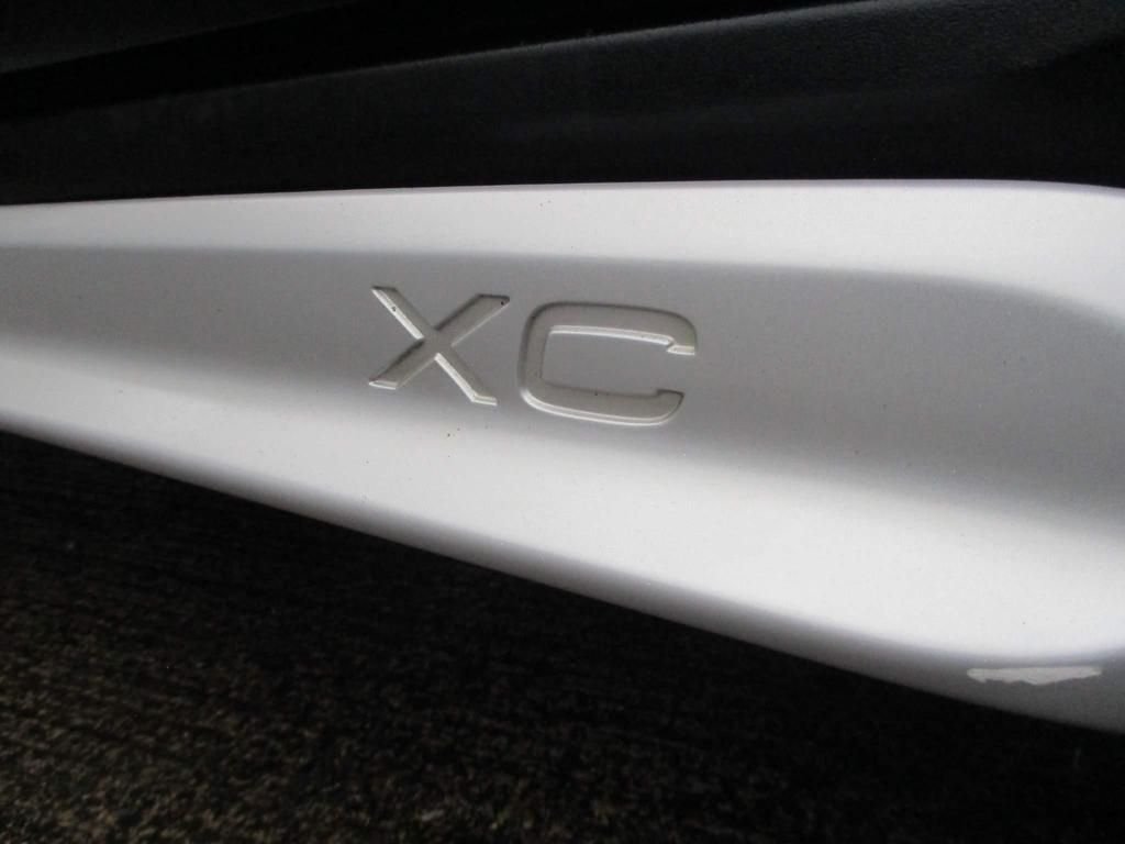 USED 2010 10 VOLVO XC60 2.4 D5 R-DESIGN SE AWD 5d 205 BHP 68000 MILES ONLY