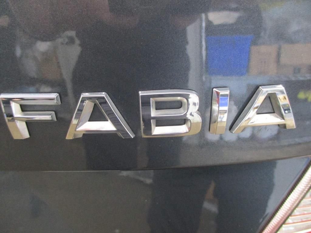 USED 2019 69 SKODA FABIA 1.0 COLOUR EDITION TSI 5d 94 BHP 29000 MILES DAB AUDIO