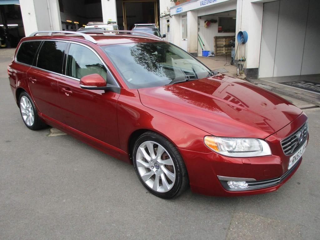 USED 2013 63 VOLVO V70 2.4 D5 SE LUX 5d 212 BHP WINTER + FAMILY PACK
