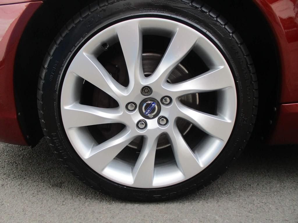 USED 2013 63 VOLVO V70 2.4 D5 SE LUX 5d 212 BHP WINTER + FAMILY PACK