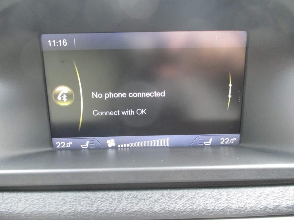 USED 2013 63 VOLVO V70 2.4 D5 SE LUX 5d 212 BHP WINTER + FAMILY PACK