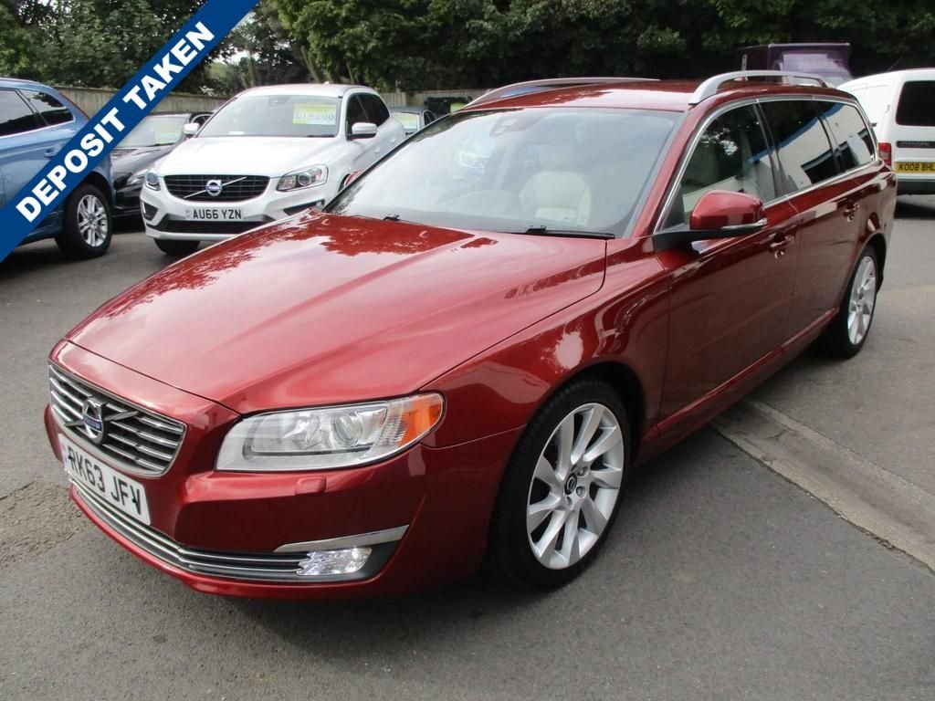 USED 2013 63 VOLVO V70 2.4 D5 SE LUX 5d 212 BHP WINTER + FAMILY PACK