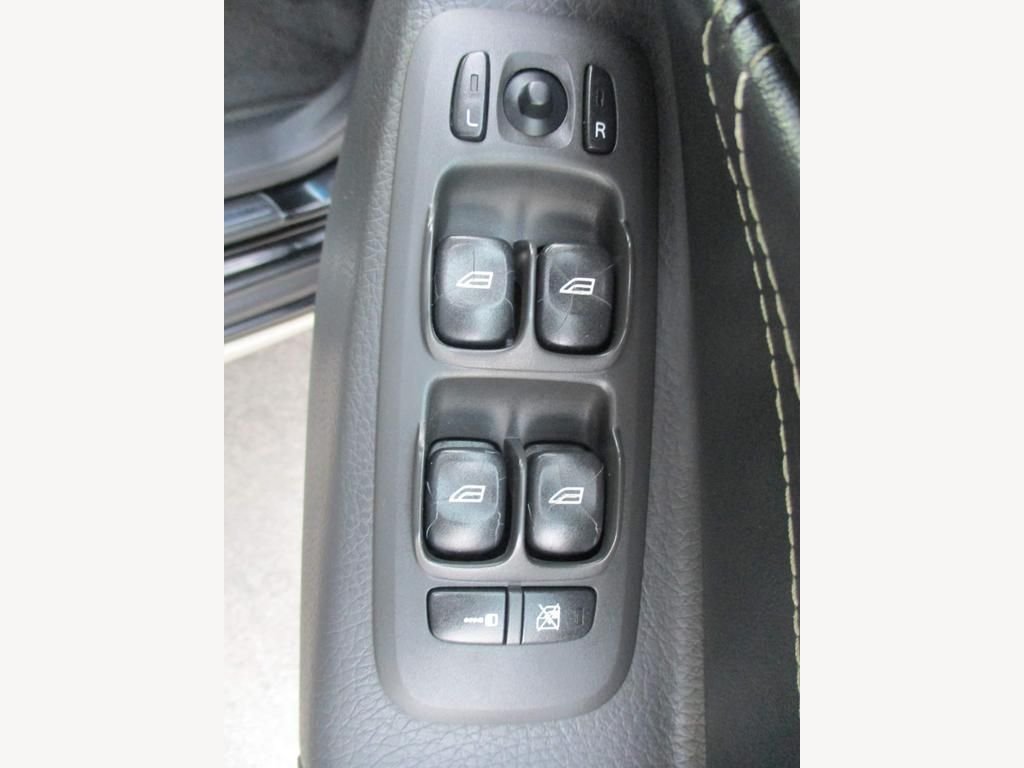 USED 2014 14 VOLVO XC90 2.4 D5 R-DESIGN NAV AWD 5d 200 BHP 61000 MILES R DESIGN