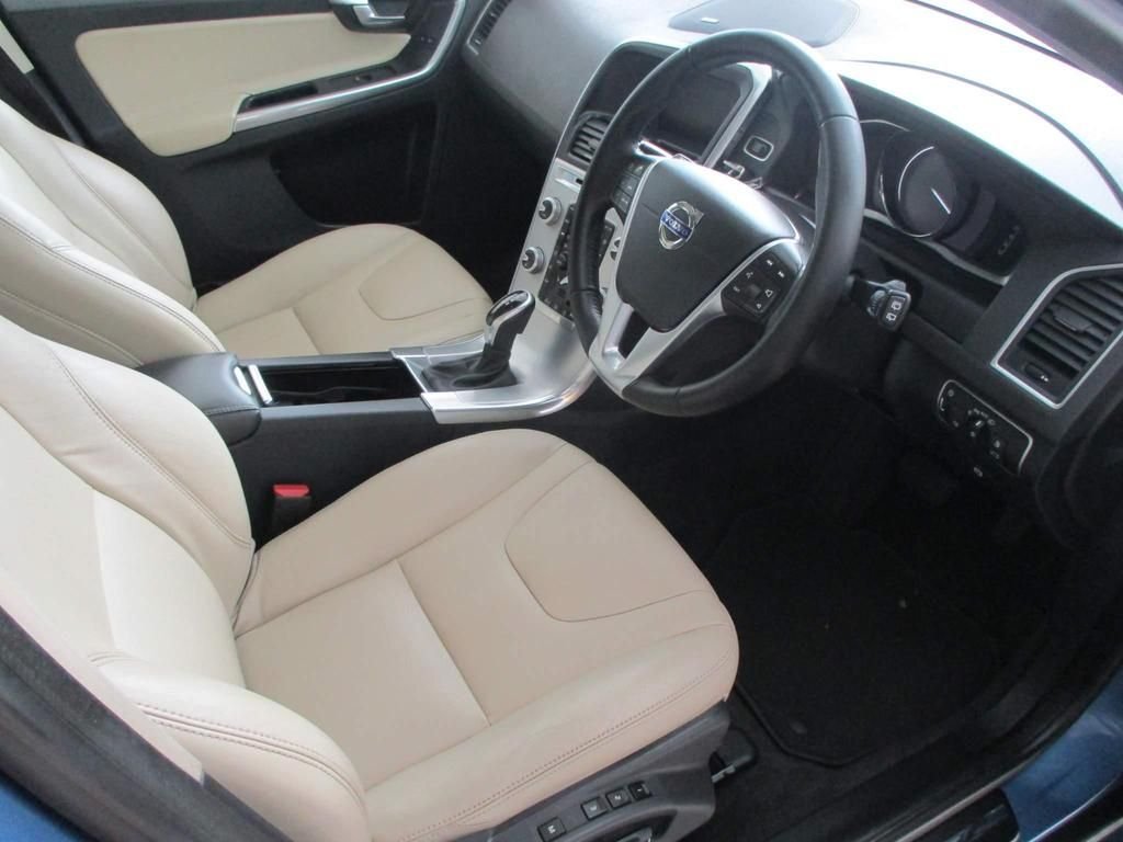 USED 2016 66 VOLVO XC60 2.4 D5 SE LUX NAV AWD 5d 217 BHP DRIVERS SUPPORT PACK