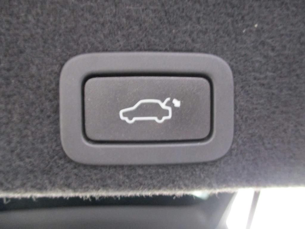 USED 2016 66 VOLVO XC60 2.4 D5 SE LUX NAV AWD 5d 217 BHP DRIVERS SUPPORT PACK