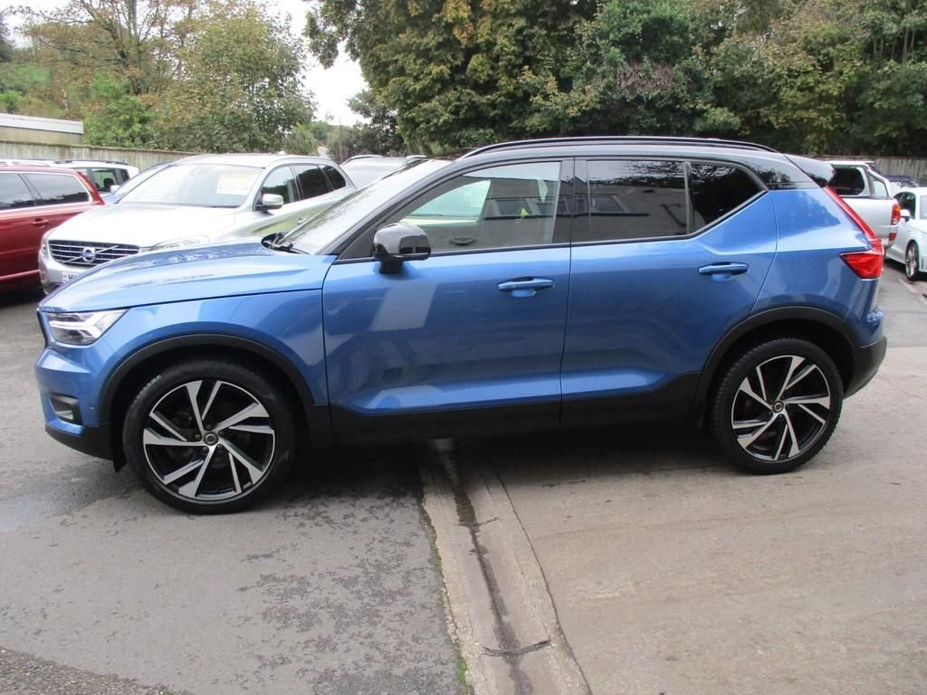 USED 2020 20 VOLVO XC40 2.0 D4 R-DESIGN PRO AWD 5d 188 BHP FULL SERVICE HISTORY