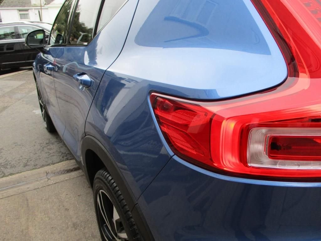 USED 2020 20 VOLVO XC40 2.0 D4 R-DESIGN PRO AWD 5d 188 BHP FULL SERVICE HISTORY