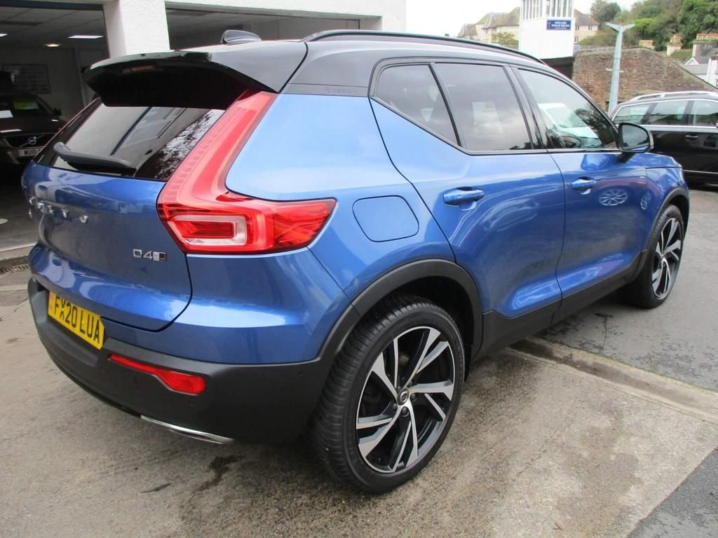 USED 2020 20 VOLVO XC40 2.0 D4 R-DESIGN PRO AWD 5d 188 BHP FULL SERVICE HISTORY