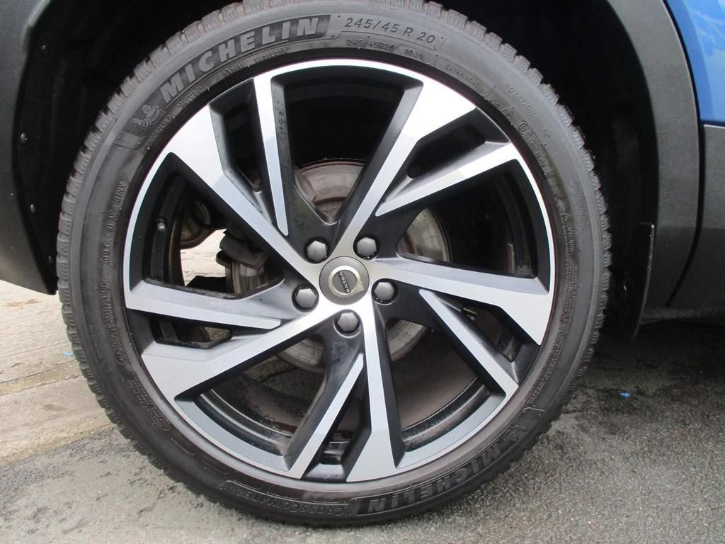USED 2020 20 VOLVO XC40 2.0 D4 R-DESIGN PRO AWD 5d 188 BHP FULL SERVICE HISTORY