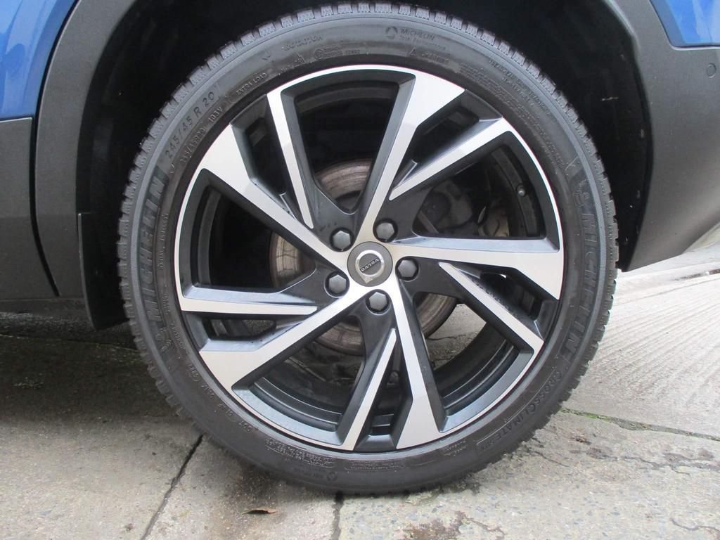 USED 2020 20 VOLVO XC40 2.0 D4 R-DESIGN PRO AWD 5d 188 BHP FULL SERVICE HISTORY