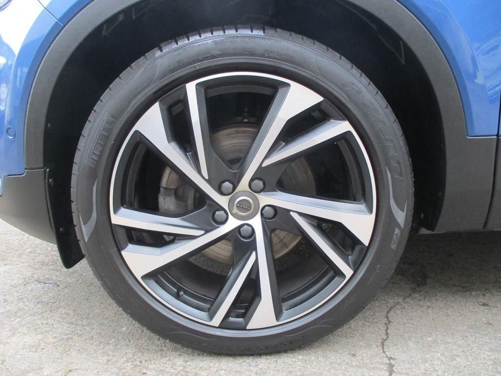 USED 2020 20 VOLVO XC40 2.0 D4 R-DESIGN PRO AWD 5d 188 BHP FULL SERVICE HISTORY