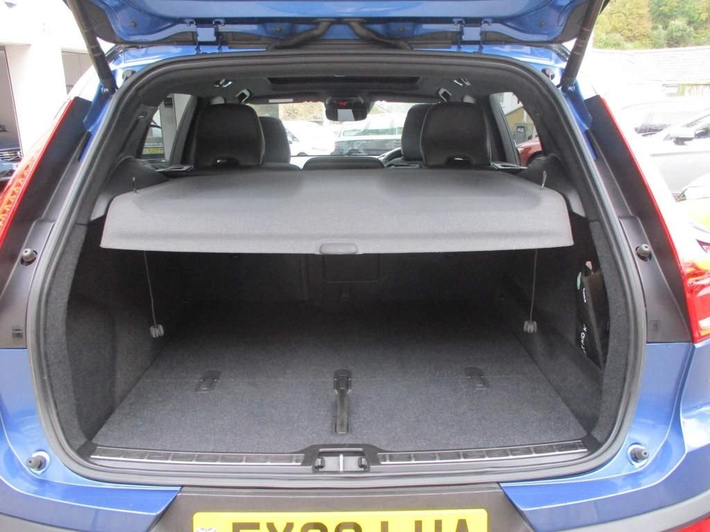 USED 2020 20 VOLVO XC40 2.0 D4 R-DESIGN PRO AWD 5d 188 BHP FULL SERVICE HISTORY