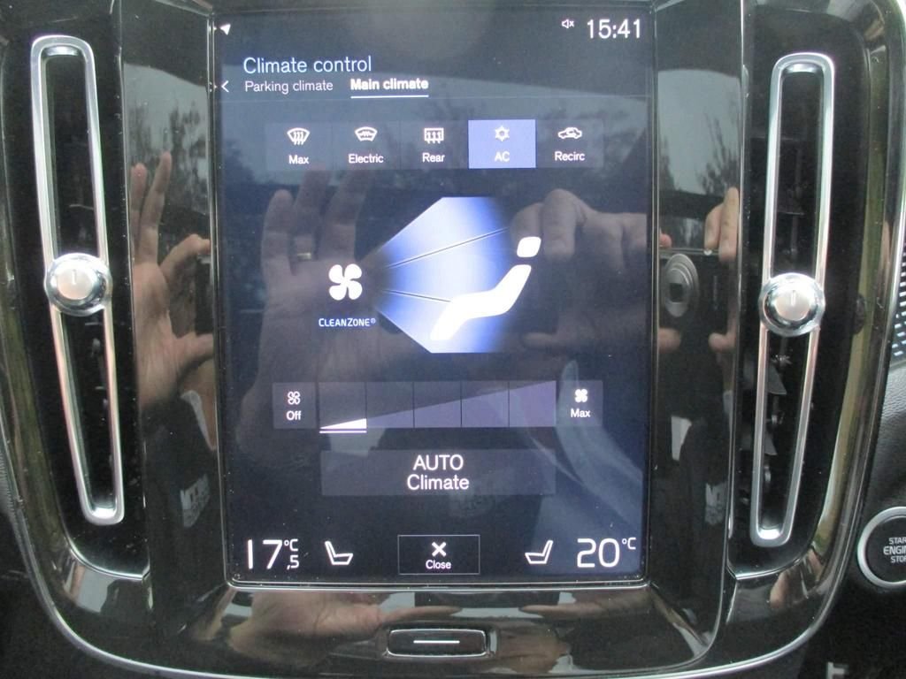 USED 2020 20 VOLVO XC40 2.0 D4 R-DESIGN PRO AWD 5d 188 BHP FULL SERVICE HISTORY