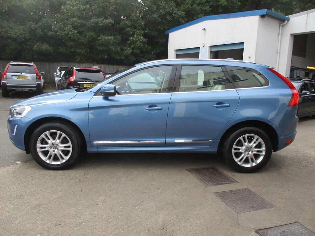 USED 2014 14 VOLVO XC60 2.4 D4 SE LUX NAV AWD 5d 178 BHP WINTER + FAMILY PACK