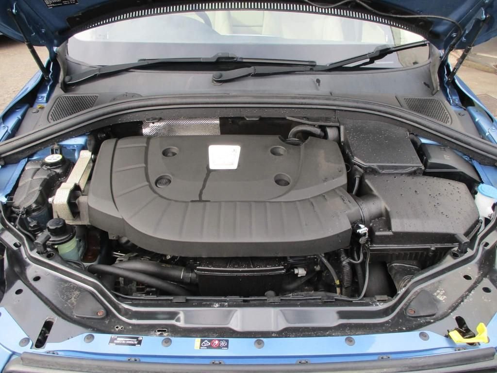 USED 2014 14 VOLVO XC60 2.4 D4 SE LUX NAV AWD 5d 178 BHP WINTER + FAMILY PACK