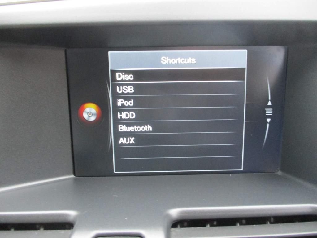 USED 2014 14 VOLVO XC60 2.4 D4 SE LUX NAV AWD 5d 178 BHP WINTER + FAMILY PACK