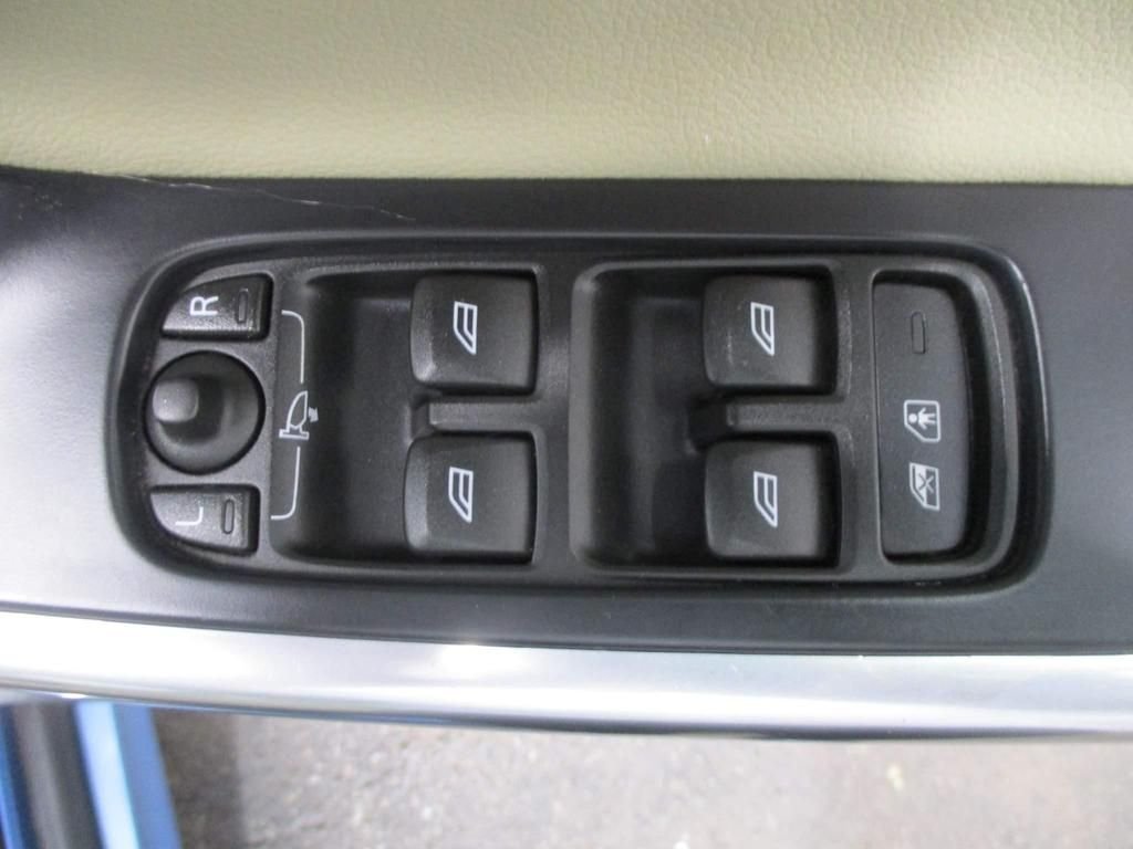 USED 2014 14 VOLVO XC60 2.4 D4 SE LUX NAV AWD 5d 178 BHP WINTER + FAMILY PACK