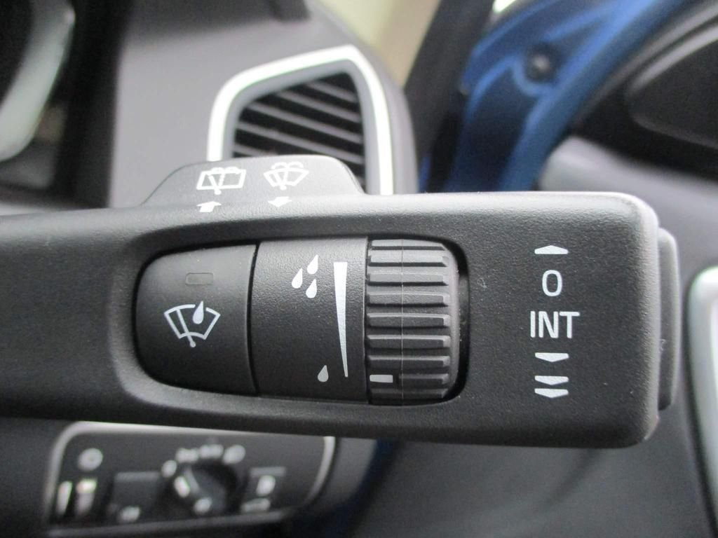 USED 2014 14 VOLVO XC60 2.4 D4 SE LUX NAV AWD 5d 178 BHP WINTER + FAMILY PACK