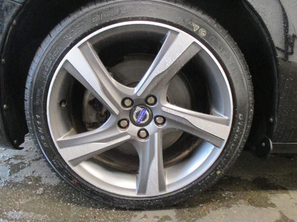 USED 2015 64 VOLVO V60 1.6 T4 R-DESIGN 5d 177 BHP GREAT SPECIFICATION