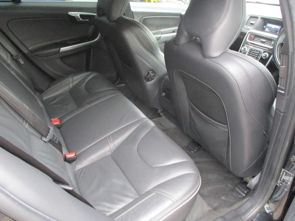 USED 2015 64 VOLVO V60 1.6 T4 R-DESIGN 5d 177 BHP GREAT SPECIFICATION