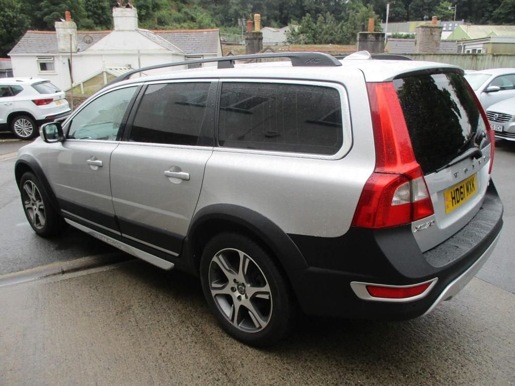 USED 2011 61 VOLVO XC70 2.4 D5 SE LUX AWD 5d 212 BHP LOW MILEAGE WITH FSH !!