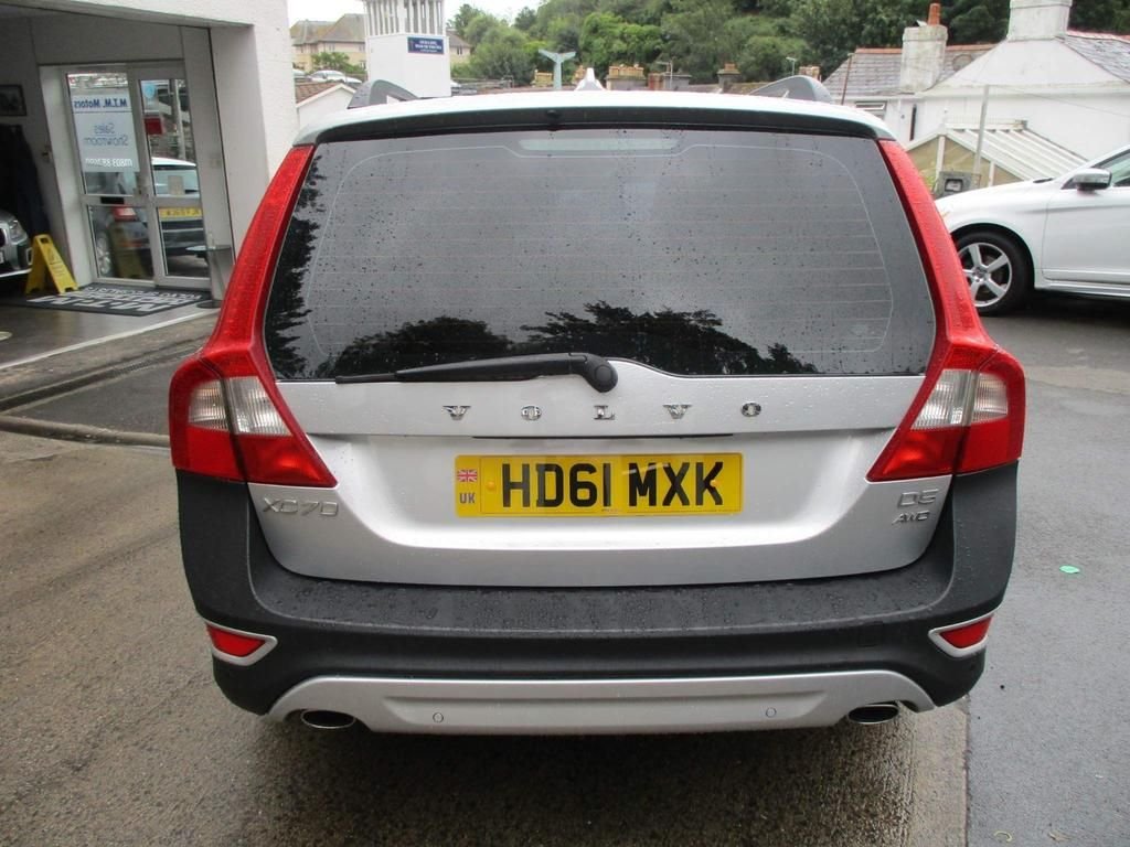 USED 2011 61 VOLVO XC70 2.4 D5 SE LUX AWD 5d 212 BHP LOW MILEAGE WITH FSH !!