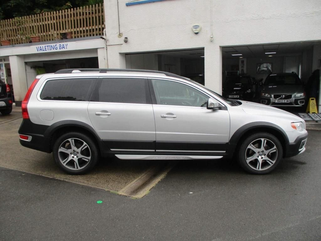 USED 2011 61 VOLVO XC70 2.4 D5 SE LUX AWD 5d 212 BHP LOW MILEAGE WITH FSH !!