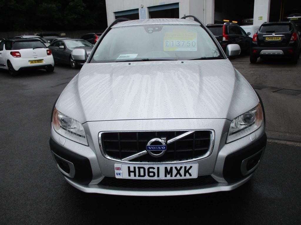 USED 2011 61 VOLVO XC70 2.4 D5 SE LUX AWD 5d 212 BHP LOW MILEAGE WITH FSH !!