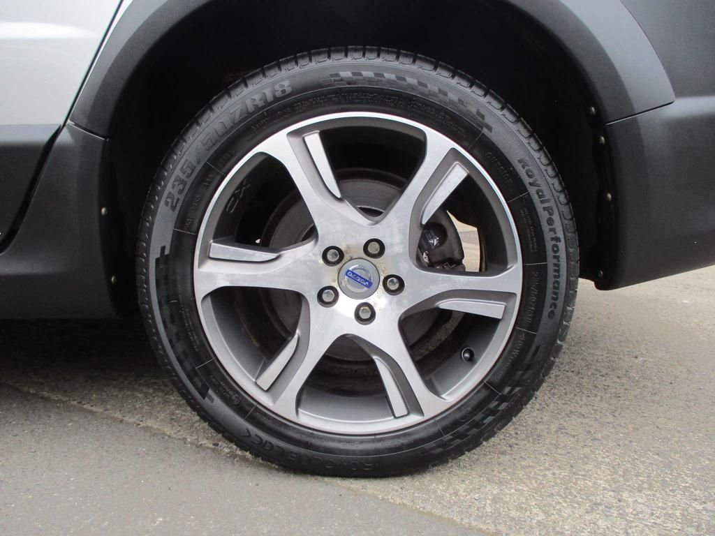 USED 2011 61 VOLVO XC70 2.4 D5 SE LUX AWD 5d 212 BHP LOW MILEAGE WITH FSH !!