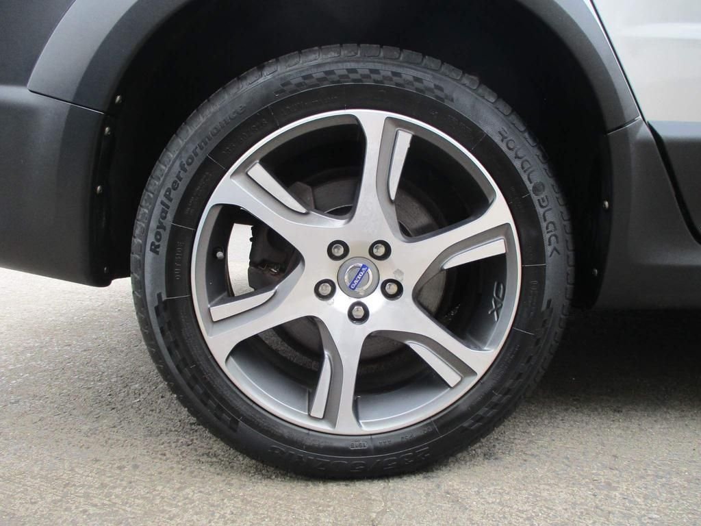 USED 2011 61 VOLVO XC70 2.4 D5 SE LUX AWD 5d 212 BHP LOW MILEAGE WITH FSH !!