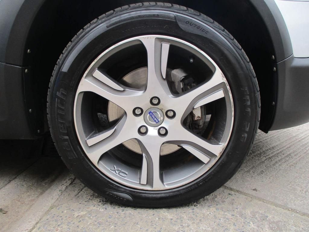 USED 2011 61 VOLVO XC70 2.4 D5 SE LUX AWD 5d 212 BHP LOW MILEAGE WITH FSH !!