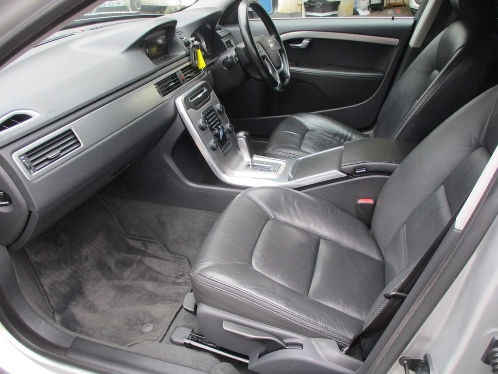 USED 2011 61 VOLVO XC70 2.4 D5 SE LUX AWD 5d 212 BHP LOW MILEAGE WITH FSH !!