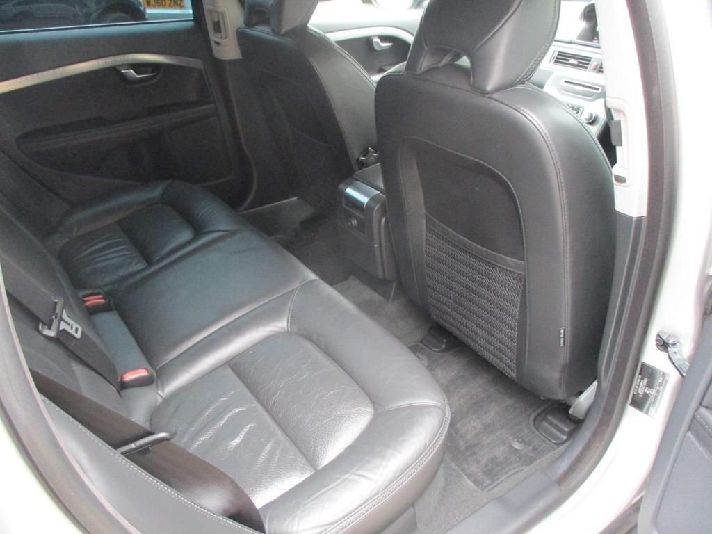 USED 2011 61 VOLVO XC70 2.4 D5 SE LUX AWD 5d 212 BHP LOW MILEAGE WITH FSH !!