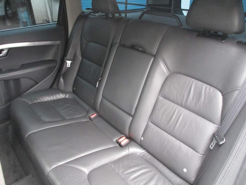 USED 2011 61 VOLVO XC70 2.4 D5 SE LUX AWD 5d 212 BHP LOW MILEAGE WITH FSH !!