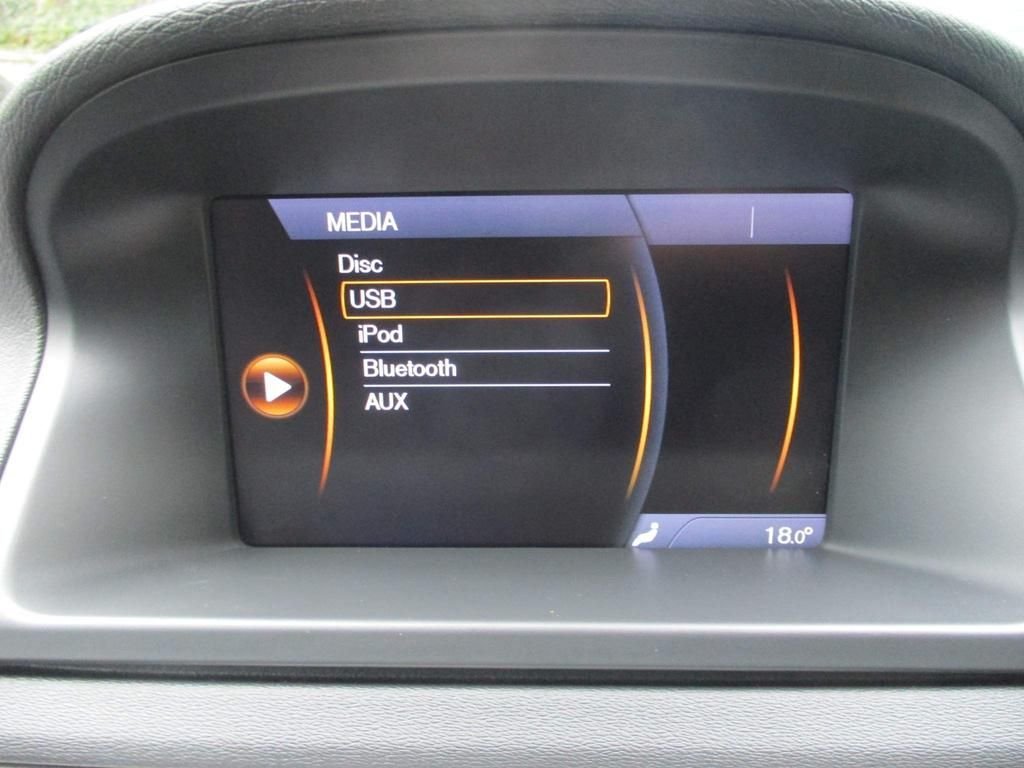 USED 2011 61 VOLVO XC70 2.4 D5 SE LUX AWD 5d 212 BHP LOW MILEAGE WITH FSH !!