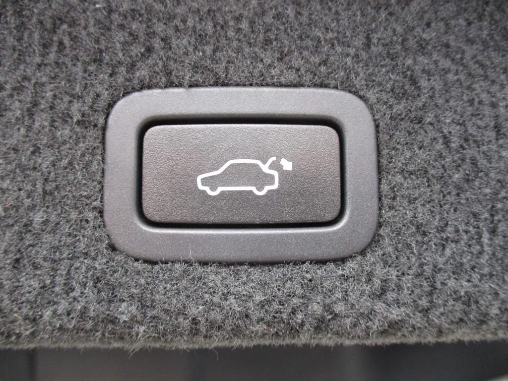 USED 2011 61 VOLVO XC70 2.4 D5 SE LUX AWD 5d 212 BHP LOW MILEAGE WITH FSH !!