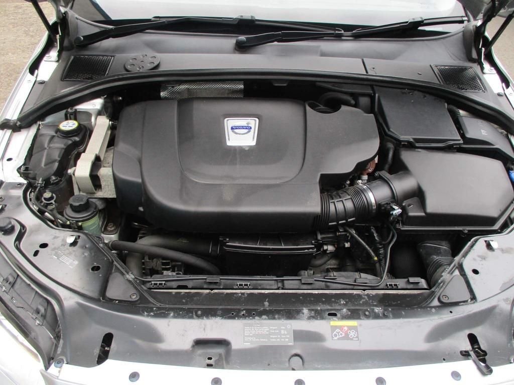 USED 2011 61 VOLVO XC70 2.4 D5 SE LUX AWD 5d 212 BHP LOW MILEAGE WITH FSH !!