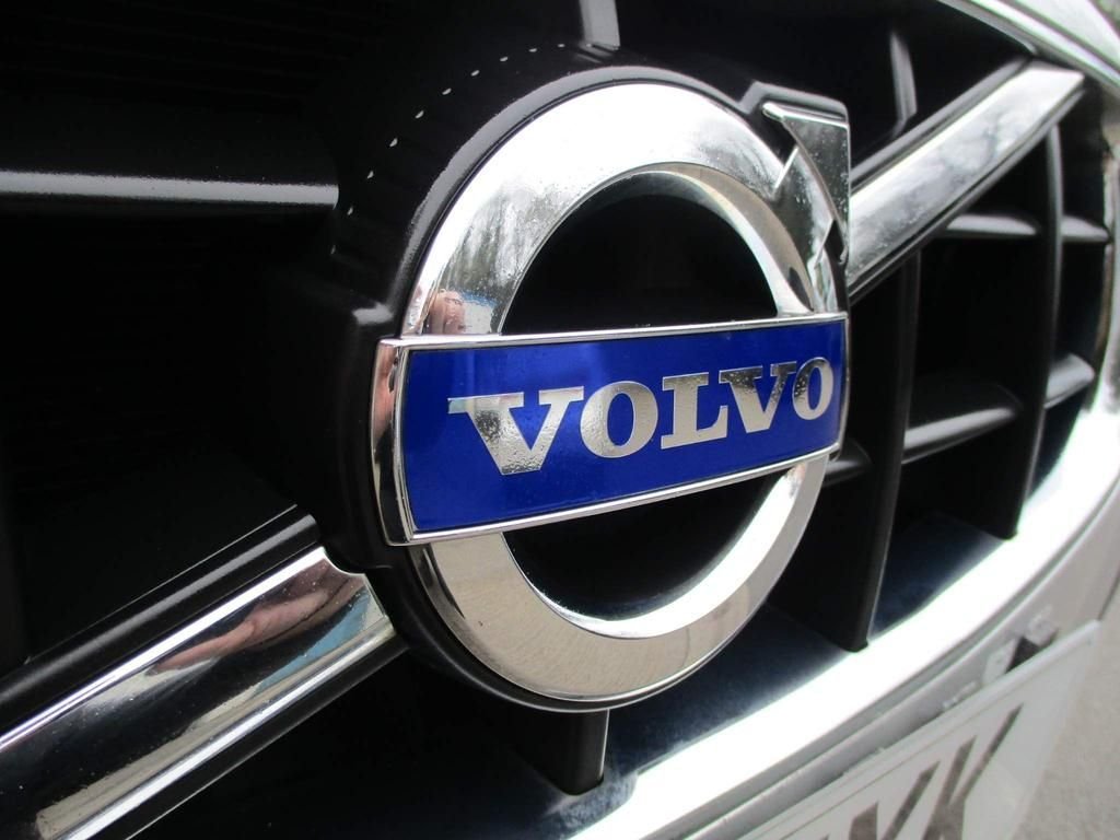 USED 2011 61 VOLVO XC70 2.4 D5 SE LUX AWD 5d 212 BHP LOW MILEAGE WITH FSH !!