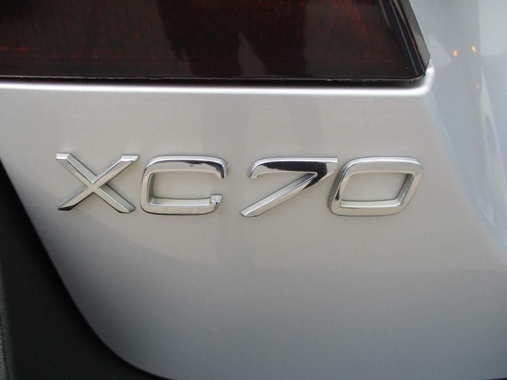 USED 2011 61 VOLVO XC70 2.4 D5 SE LUX AWD 5d 212 BHP LOW MILEAGE WITH FSH !!
