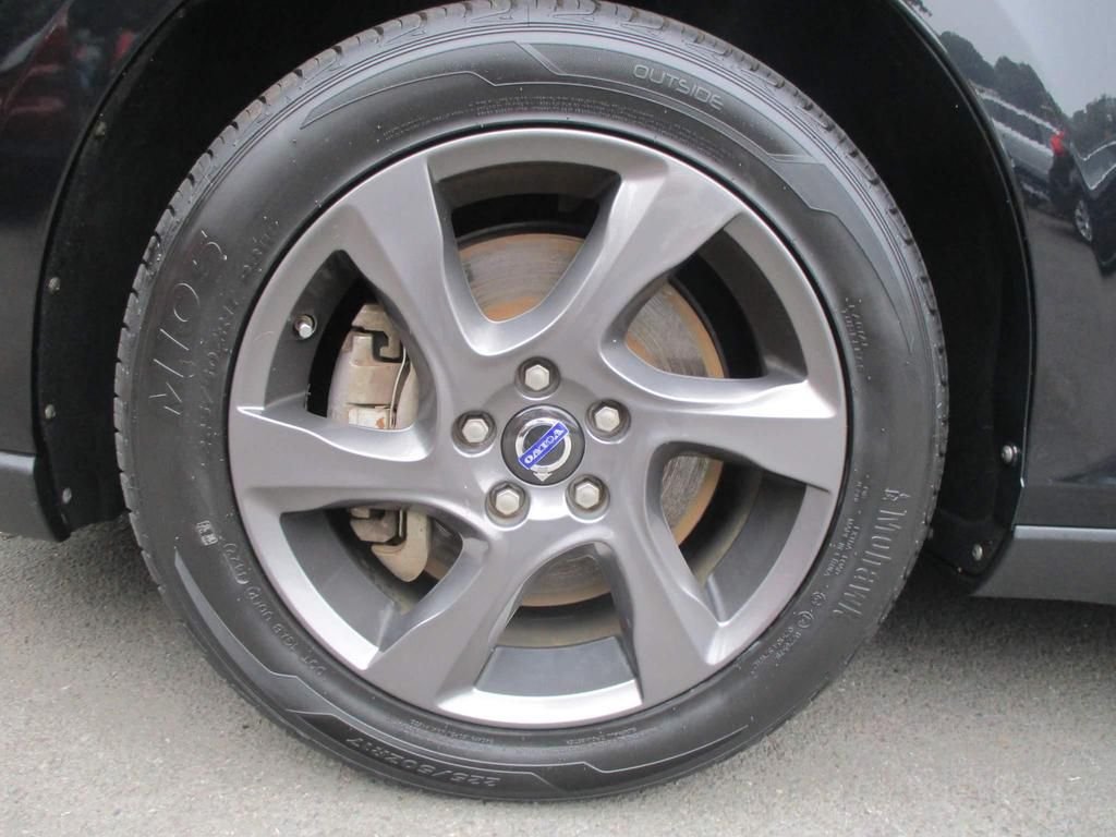 USED 2023 64 VOLVO V40 CROSS COUNTRY 2.0  HEATED SEATS + SAT NAV