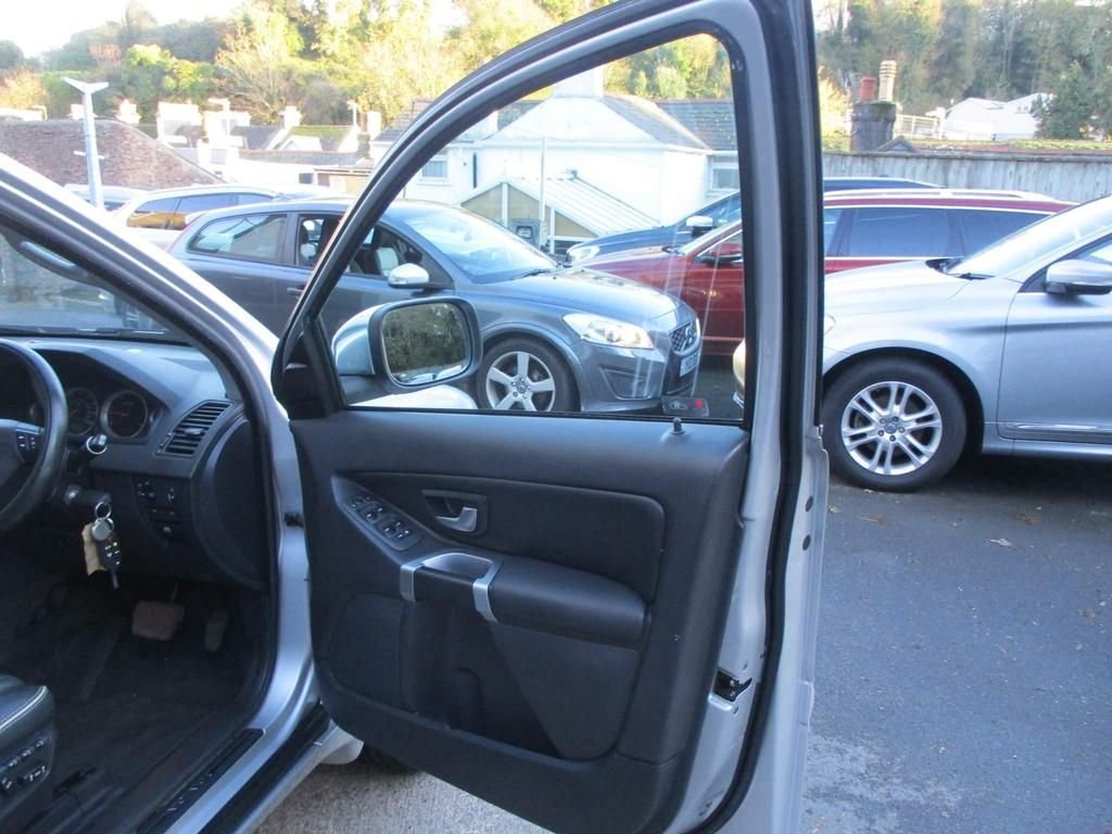 USED 2012 12 VOLVO XC90 2.4 D5 SE LUX AWD 5d 200 BHP ONLY 55000 MILES