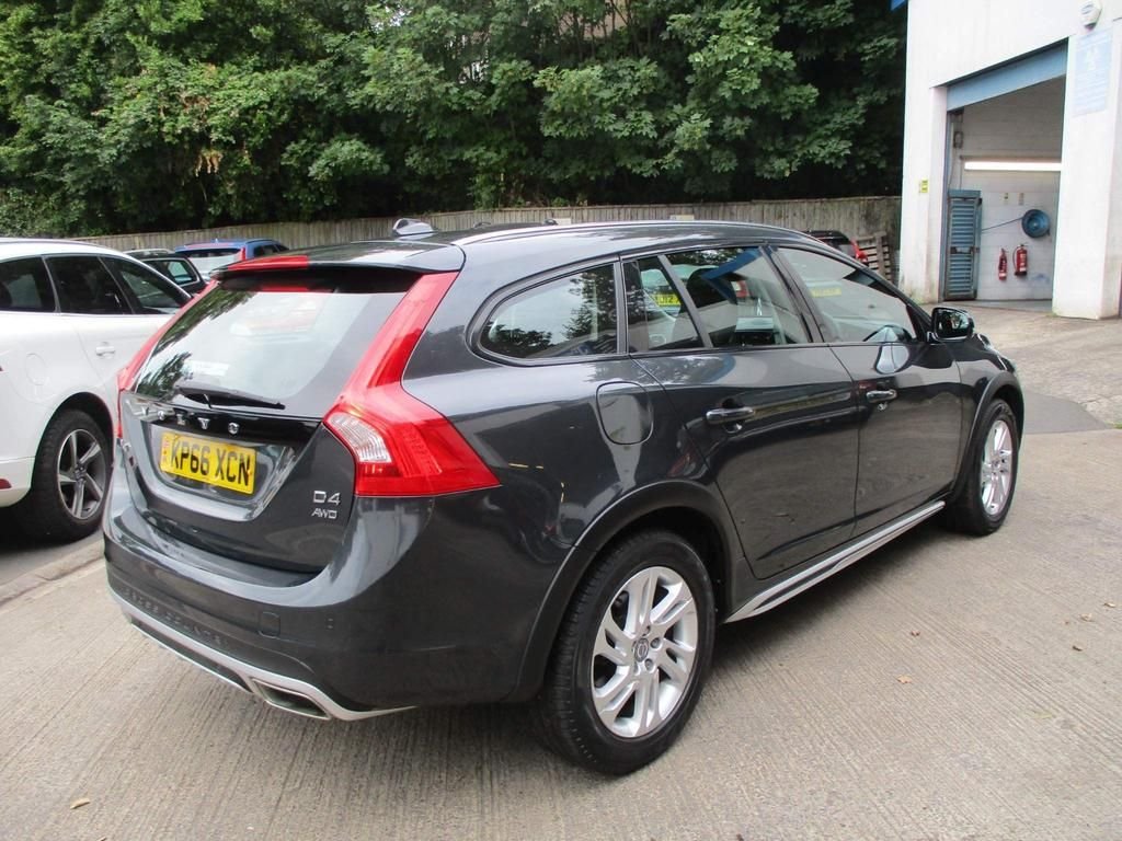 USED 2016 66 VOLVO V60 CROSS COUNTRY 2.4 D4 CROSS COUNTRY SE NAV AWD 5d 187 BHP DAB + SAT NAV